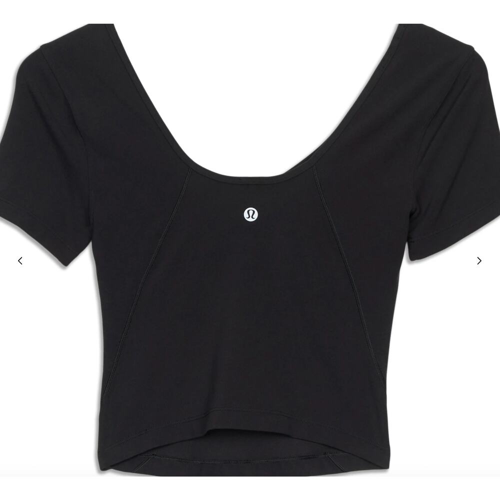 51 - LULULEMON ALIGN TEE in Black Sz 4